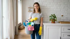 Plán jarního úklidu: Po zimě si uklidte byt do čista, aniž byste na něco zapomněli