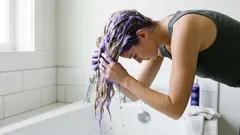 Tónování vlasů: co je toner, jak funguje a kdy se vyplatí